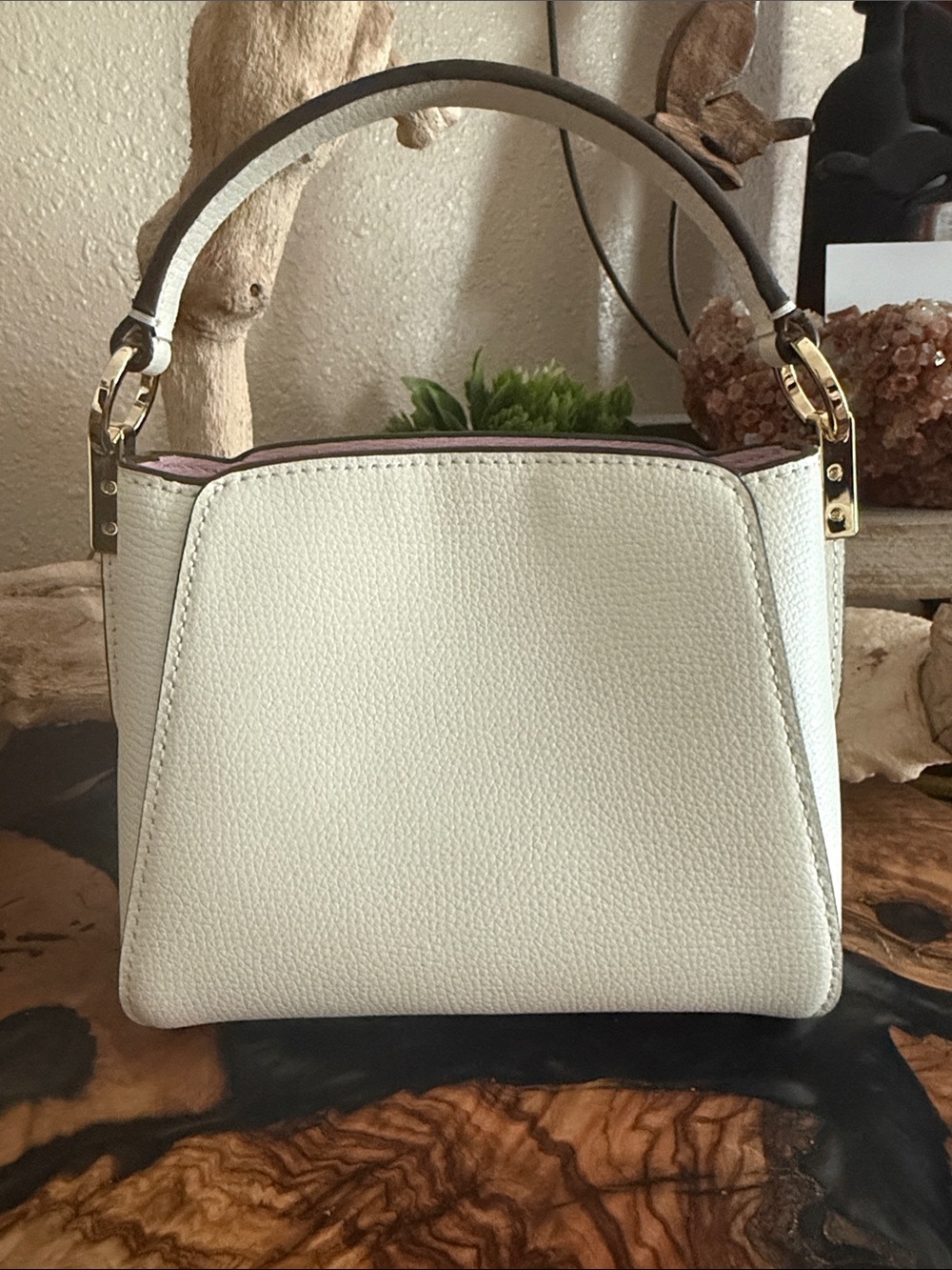 Kate Spade White Top-Handle Mini Bag with Pink Floral Appliqué, never used. - Picture 2 of 9